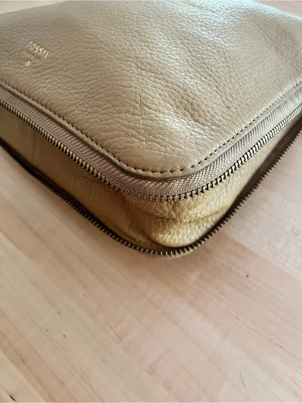 Fossil Preston Convertible Crossbody Bag in camel/tan pebbled leather